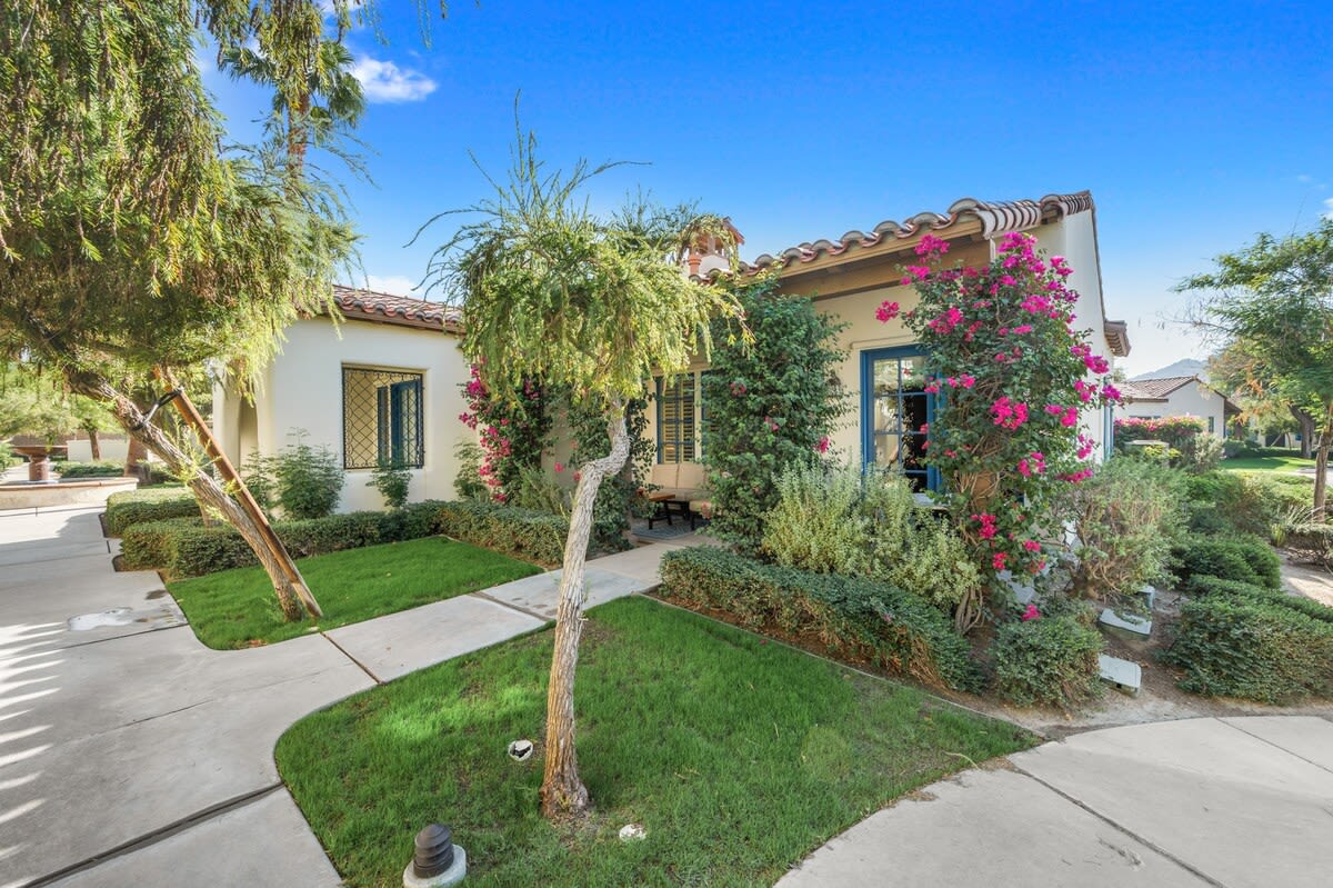 Property in La Quinta property photo 4