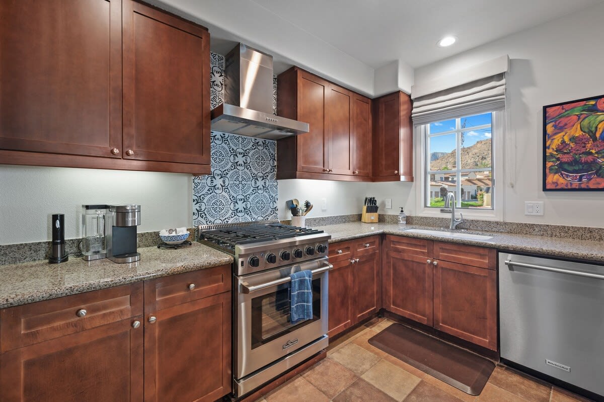 Property in La Quinta property photo 3