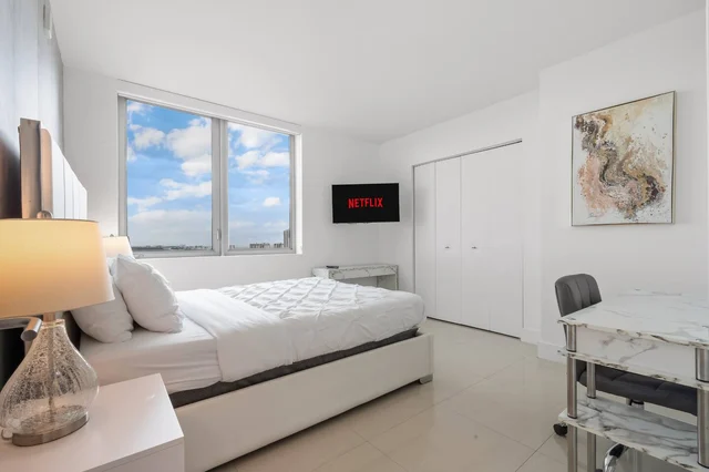 BEDROOM image 1