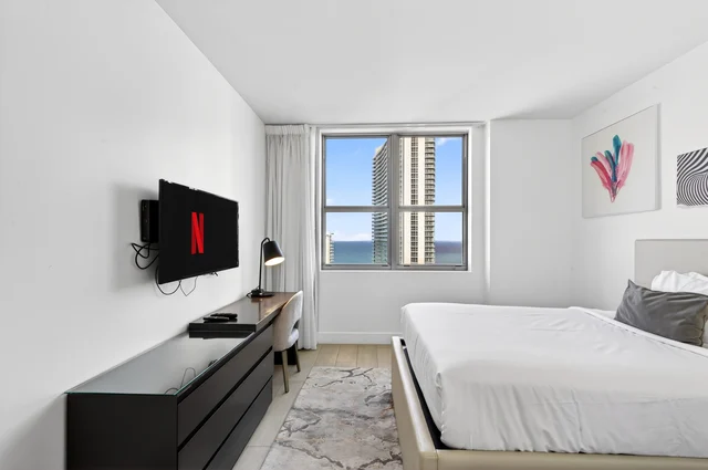 BEDROOM image 1