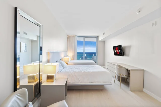 BEDROOM image 1