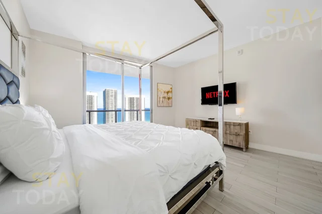 BEDROOM image 1