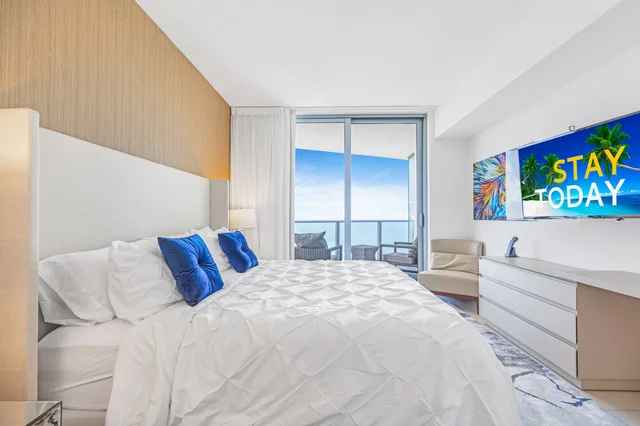 BEDROOM image 1