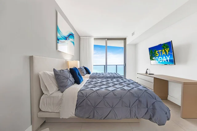 BEDROOM image 1