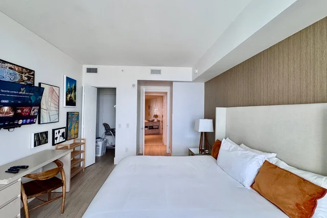BEDROOM image 1