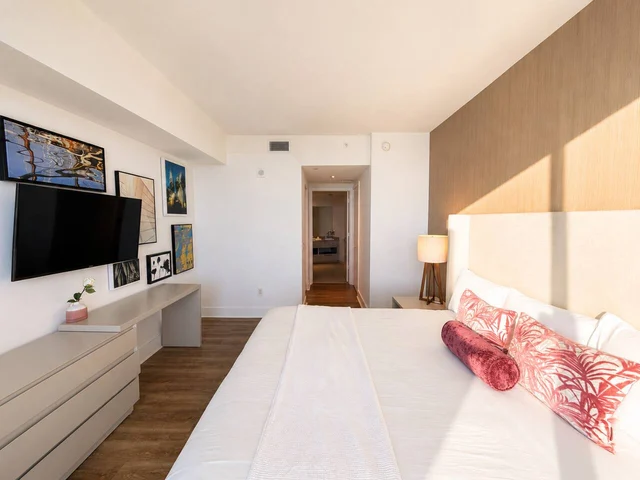 BEDROOM image 1