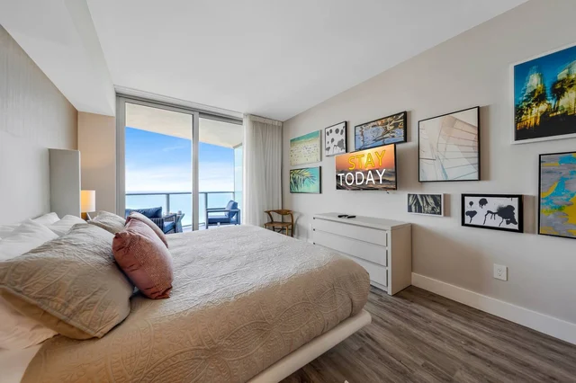 BEDROOM image 1