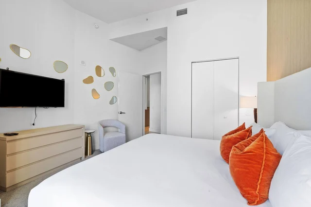 BEDROOM image 1