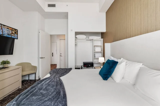 BEDROOM image 1