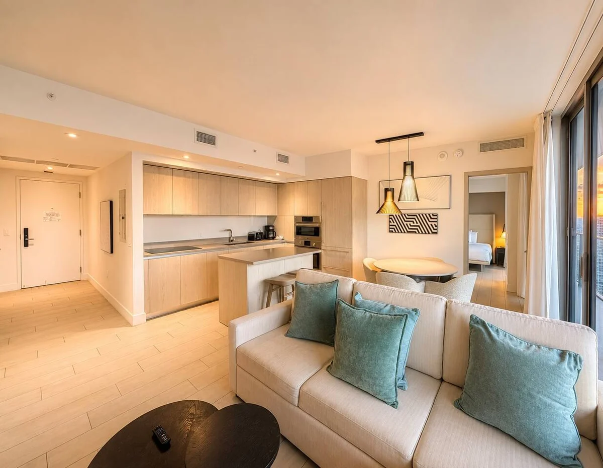 Condo in Hollywood property photo 5