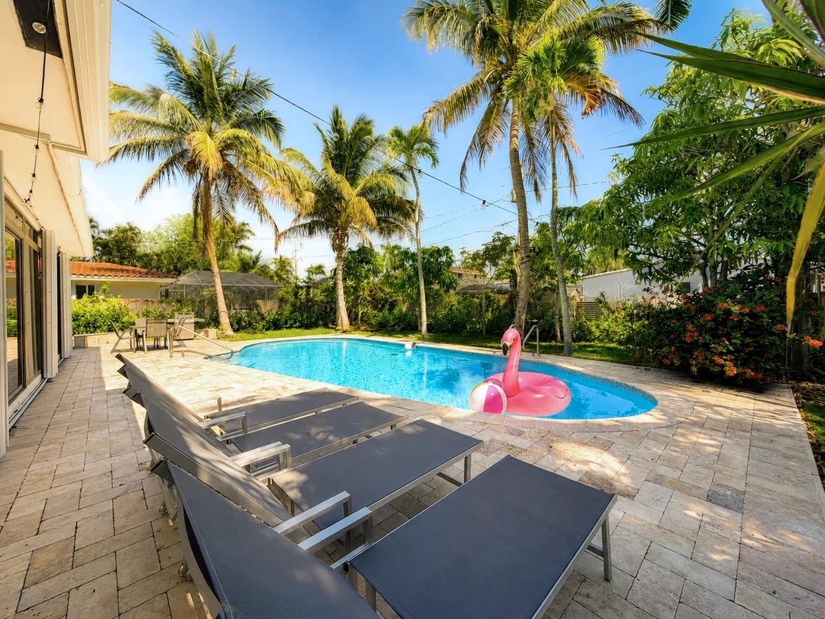 Home in Hollywood property photo 3