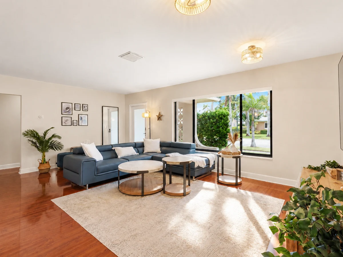 Home in Hollywood property photo 5