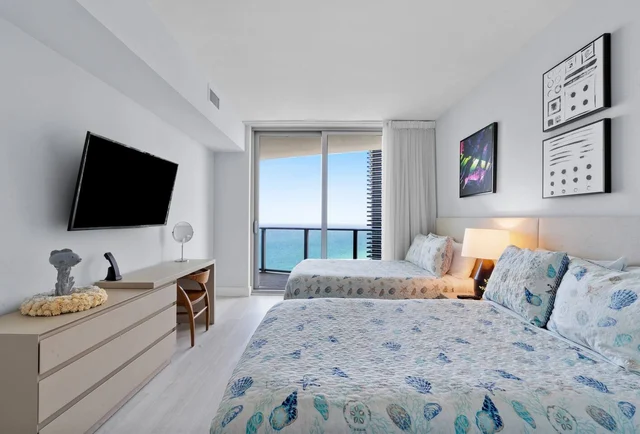 BEDROOM image 1