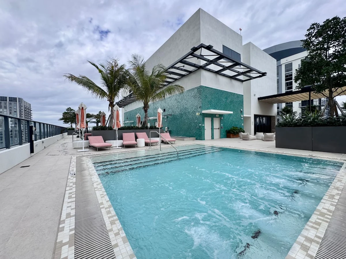 Condo in Miami property photo 2