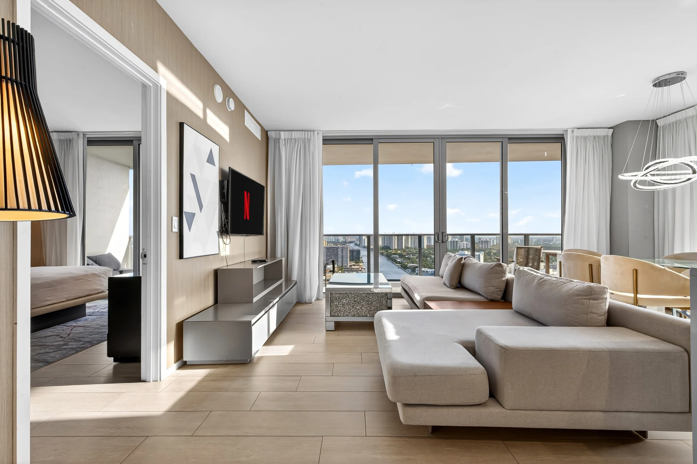 Condo in Hollywood property photo 1