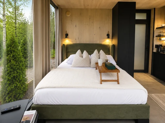 Bedroom 1 image 1