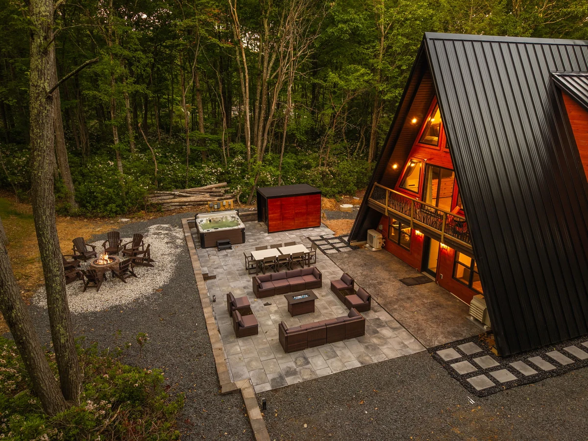 Home in New York property photo 2