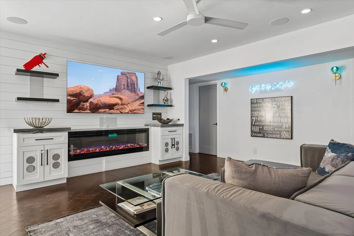 Home in Scottsdale property photo 3