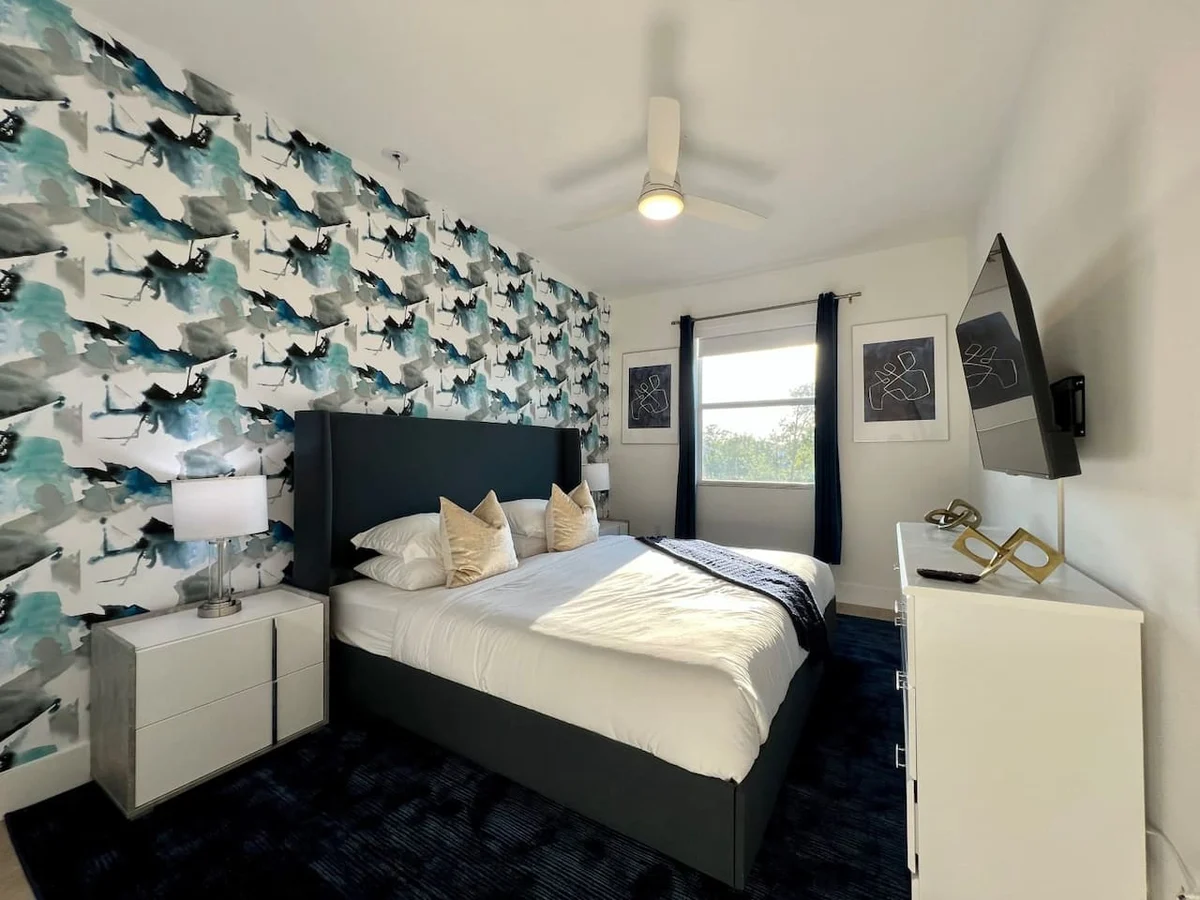 11 NW 122 Miami #70