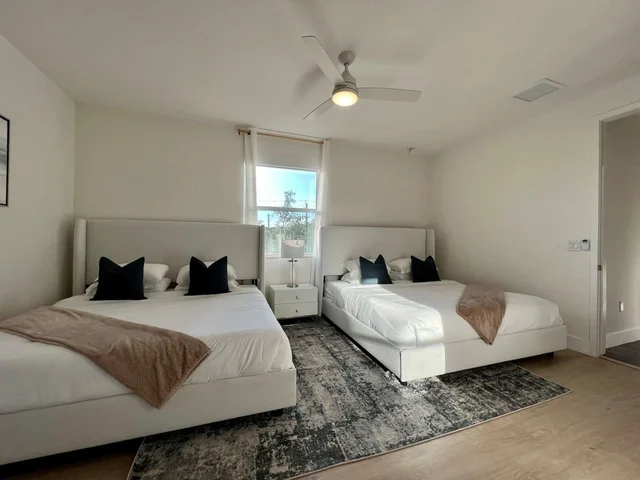 Bedroom 5 image 1