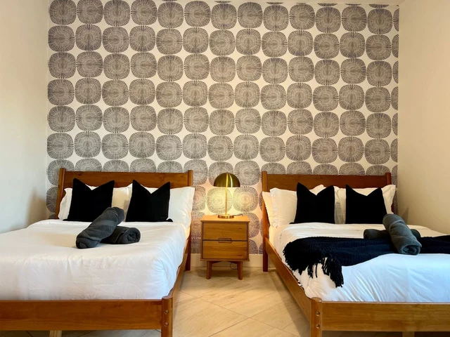 Bedroom 2 image 1