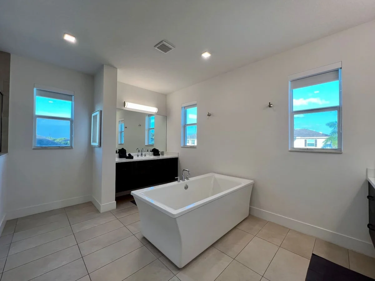 11 NW 122 Miami #11