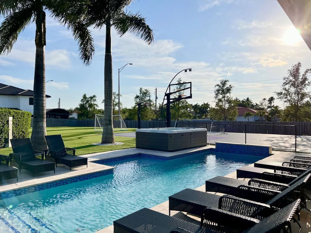 11 NW 122 Miami #23