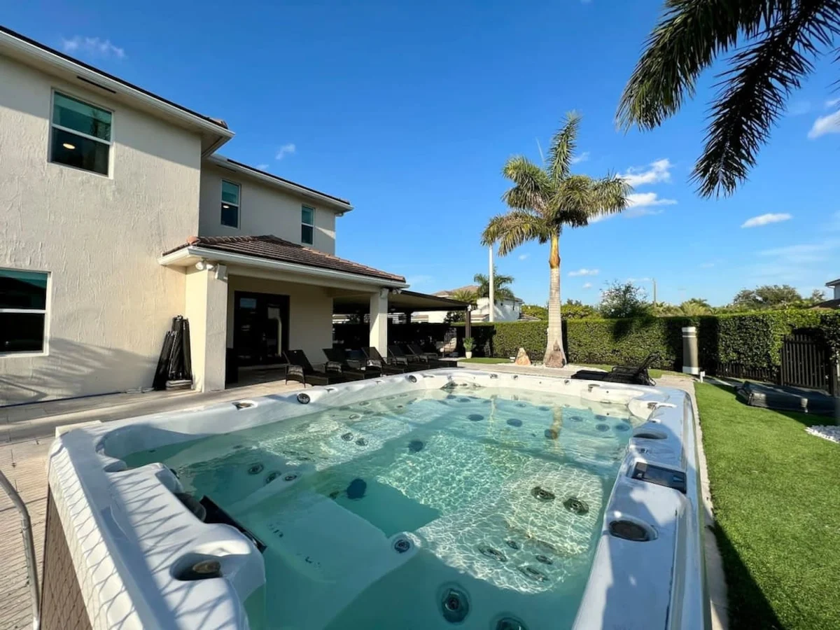 11 NW 122 Miami #63