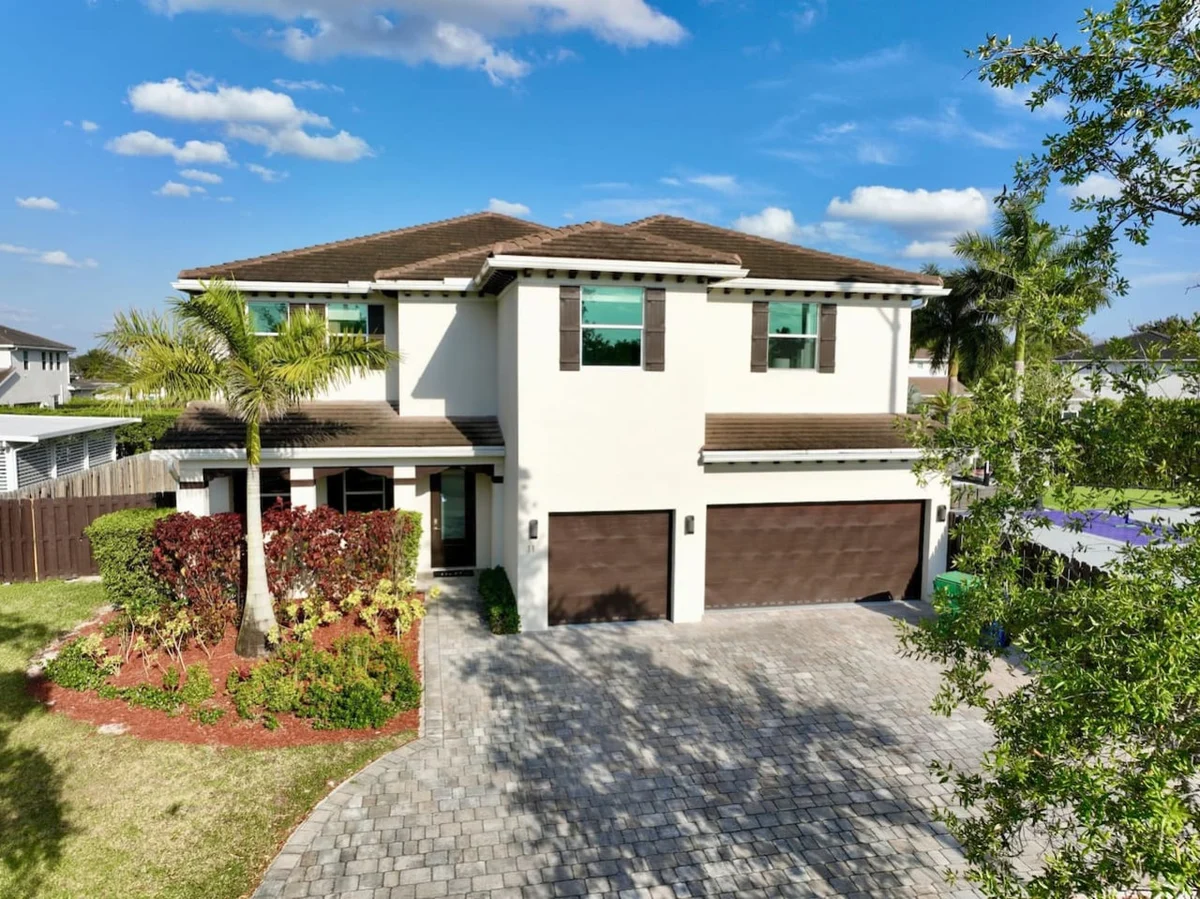 11 NW 122 Miami #75