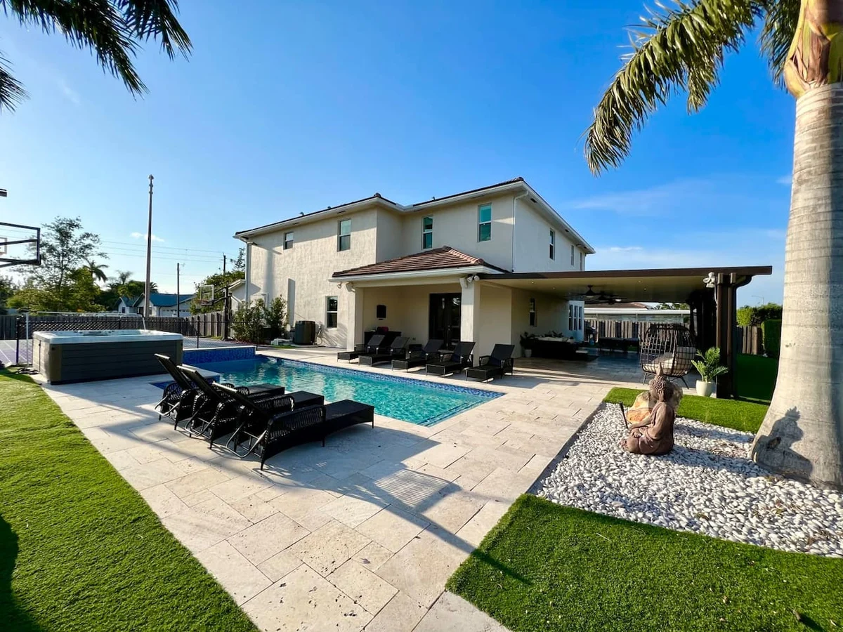 11 NW 122 Miami #57