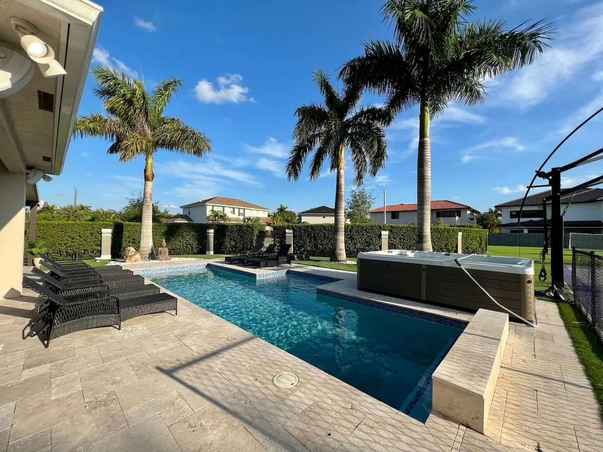 11 NW 122 Miami #65