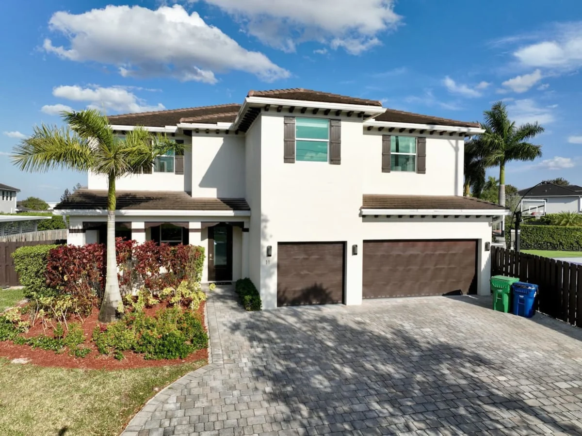 11 NW 122 Miami #77