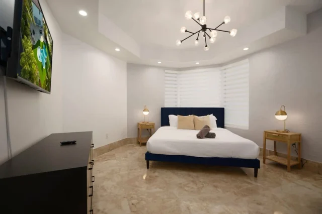 Bedroom 2 image 1