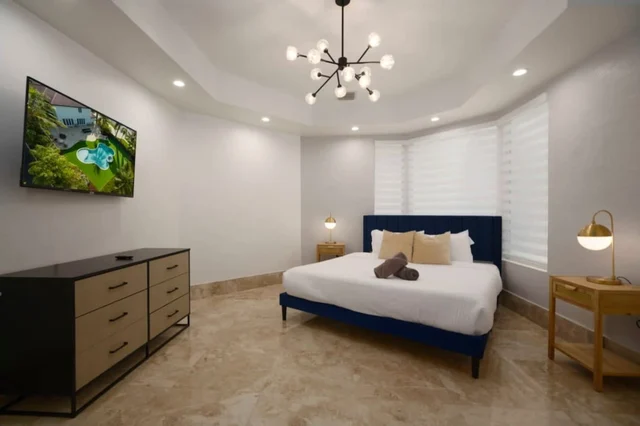 Bedroom 1 image 1