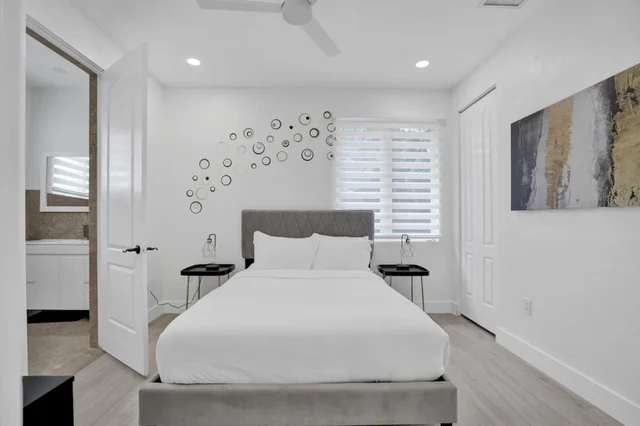 Bedroom 5 image 1