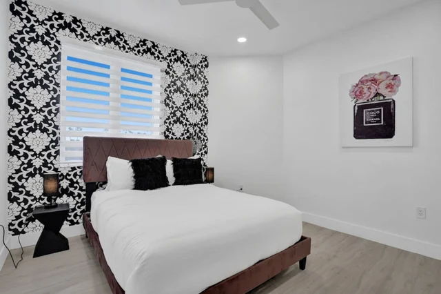 Bedroom 8 image 1
