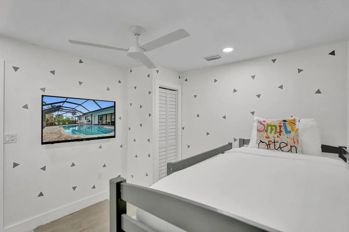 1141  N Northlake #18