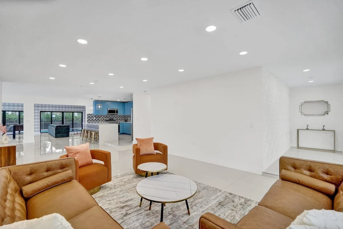1141  N Northlake #34