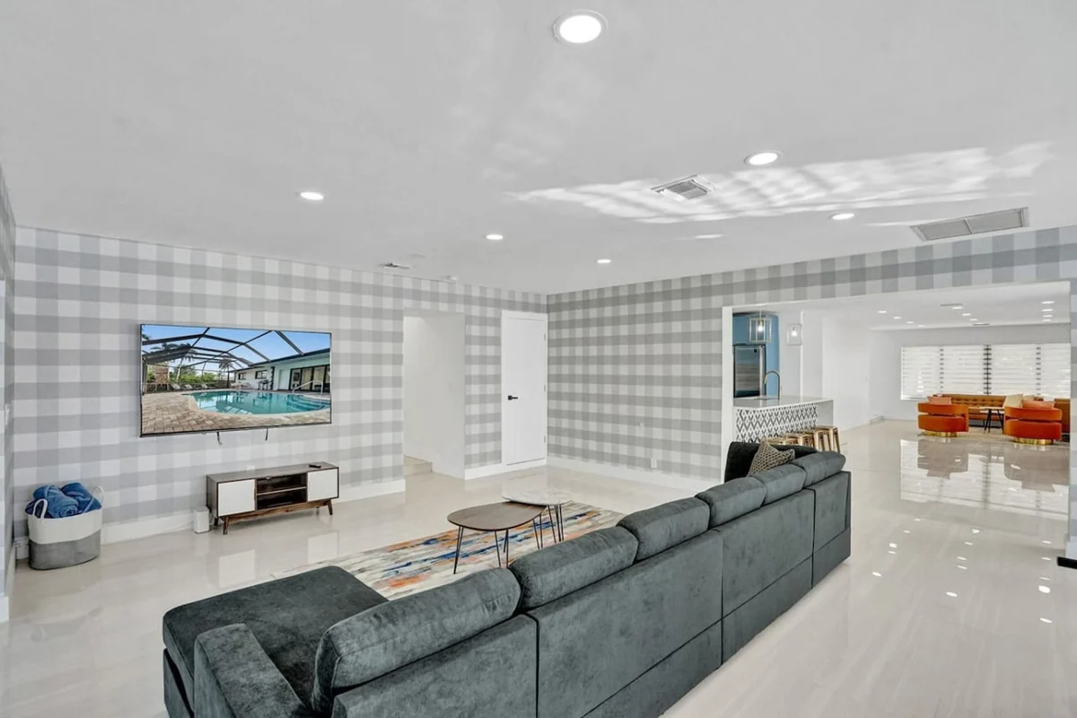 1141  N Northlake #48