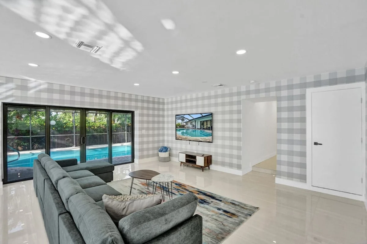 1141  N Northlake #55