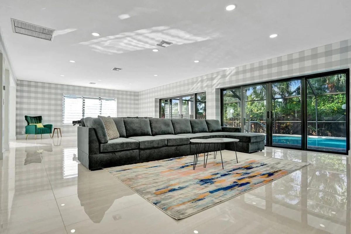 1141  N Northlake #80