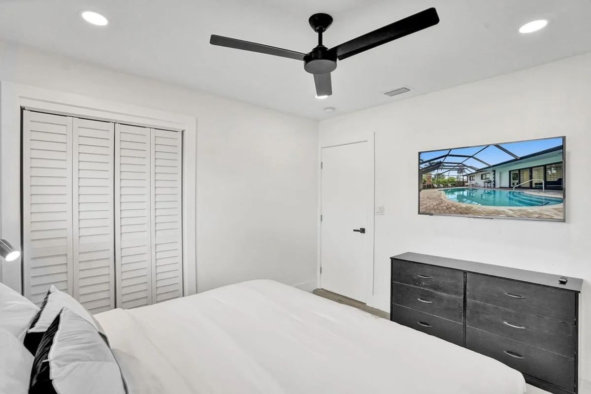 1141  N Northlake #49