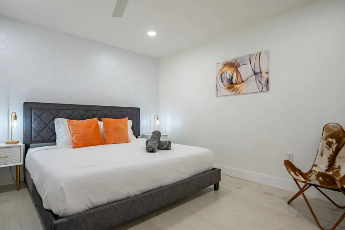 1141  N Northlake #2
