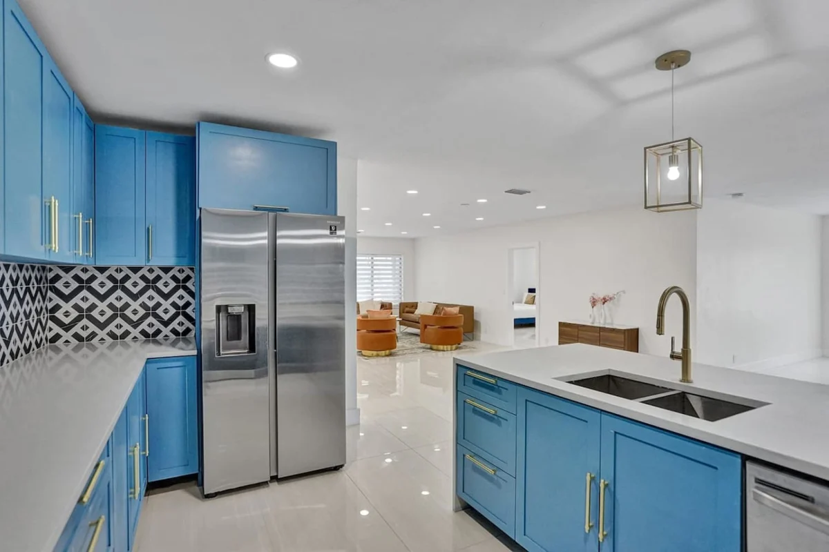 1141  N Northlake #27