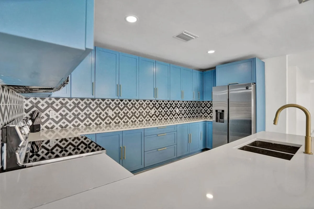 1141  N Northlake #40