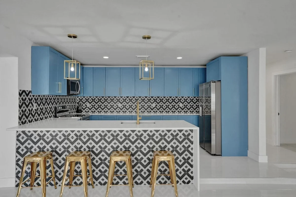 1141  N Northlake #65