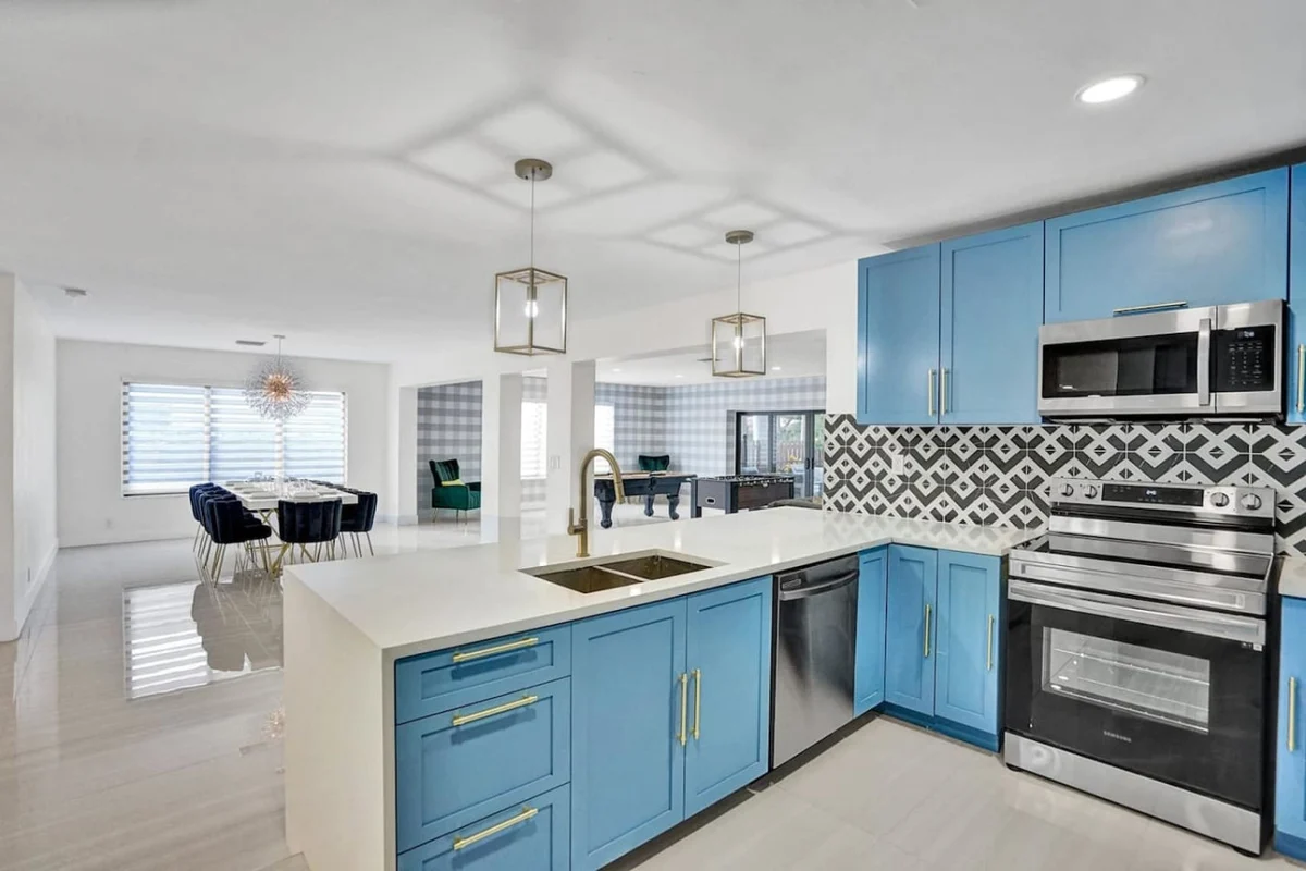 1141  N Northlake #74