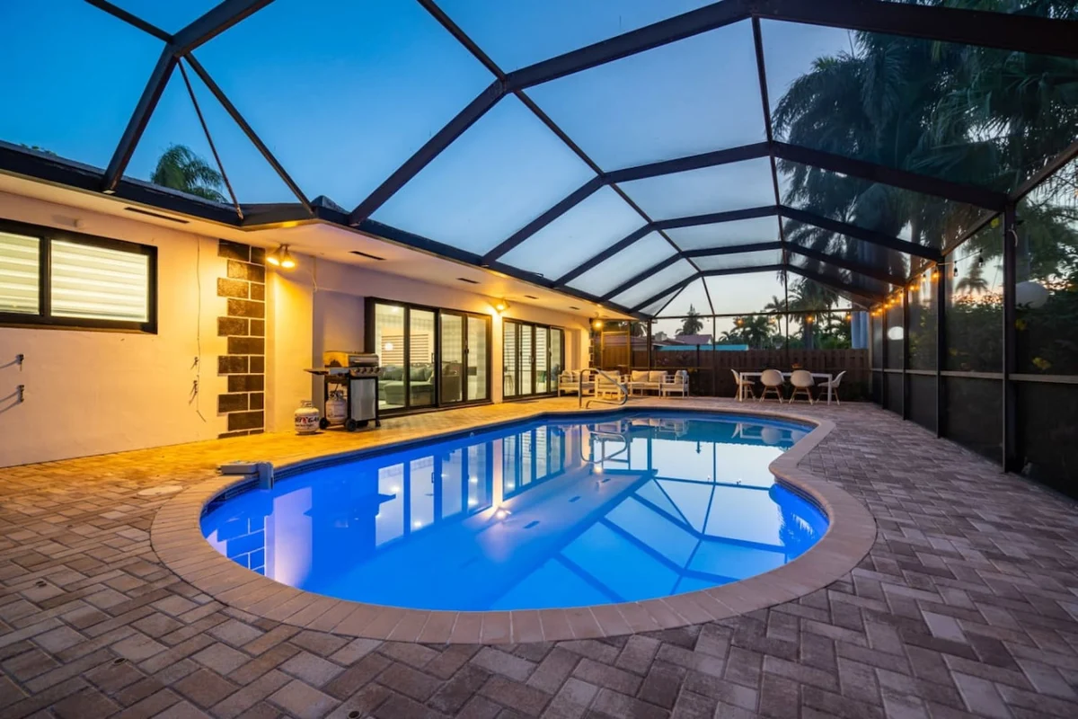 1141  N Northlake #52