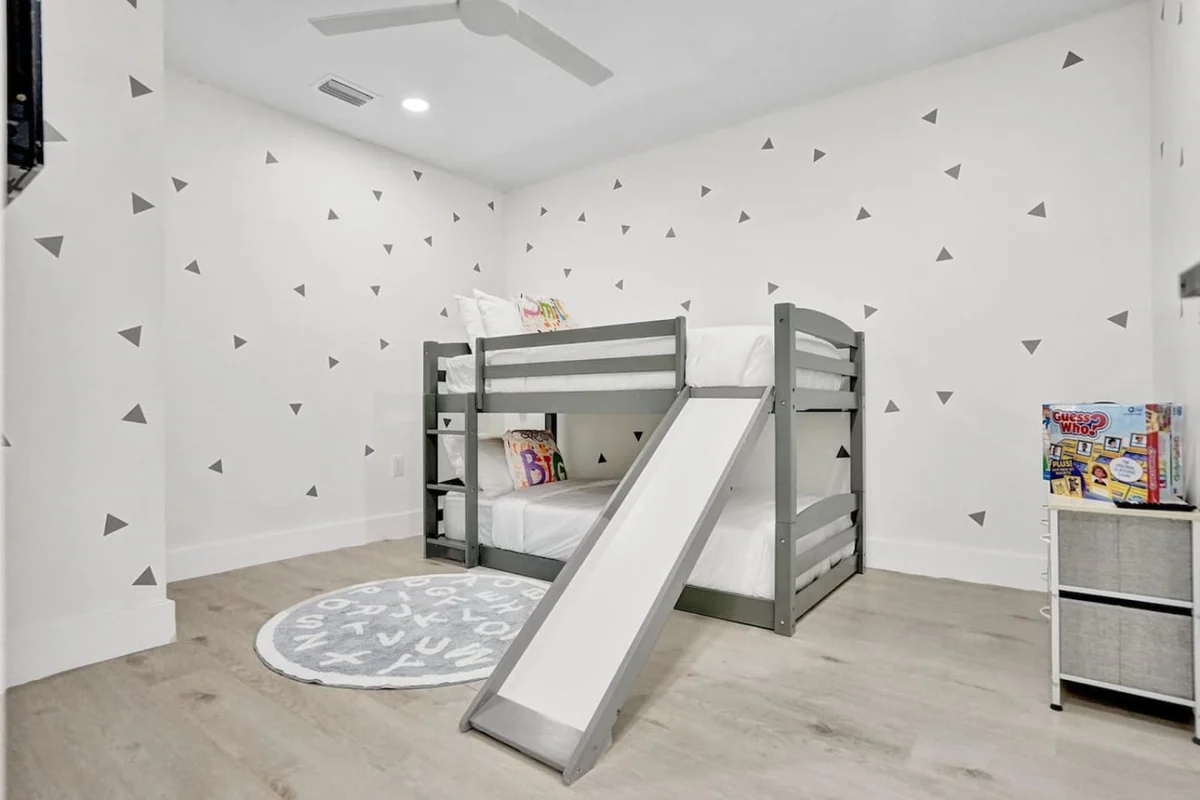 1141  N Northlake #12