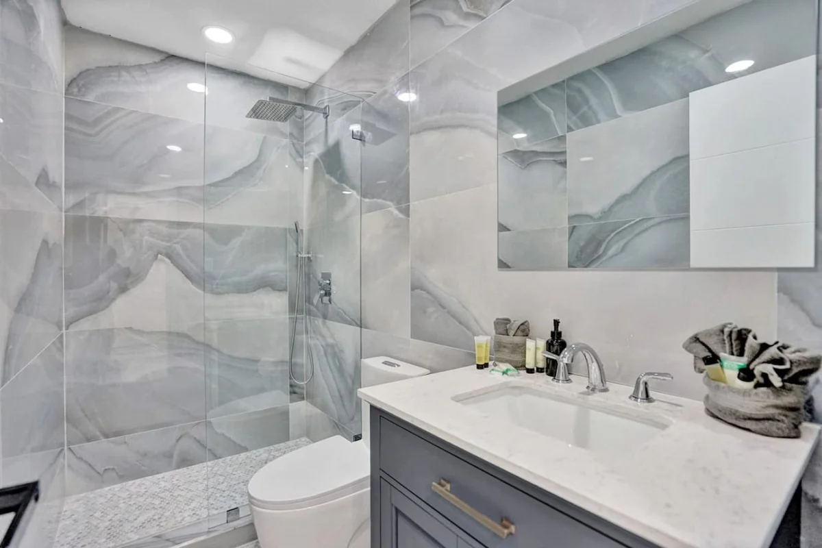 1141  N Northlake #14